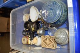 Mixed lot to include ceramics, metal wares and others