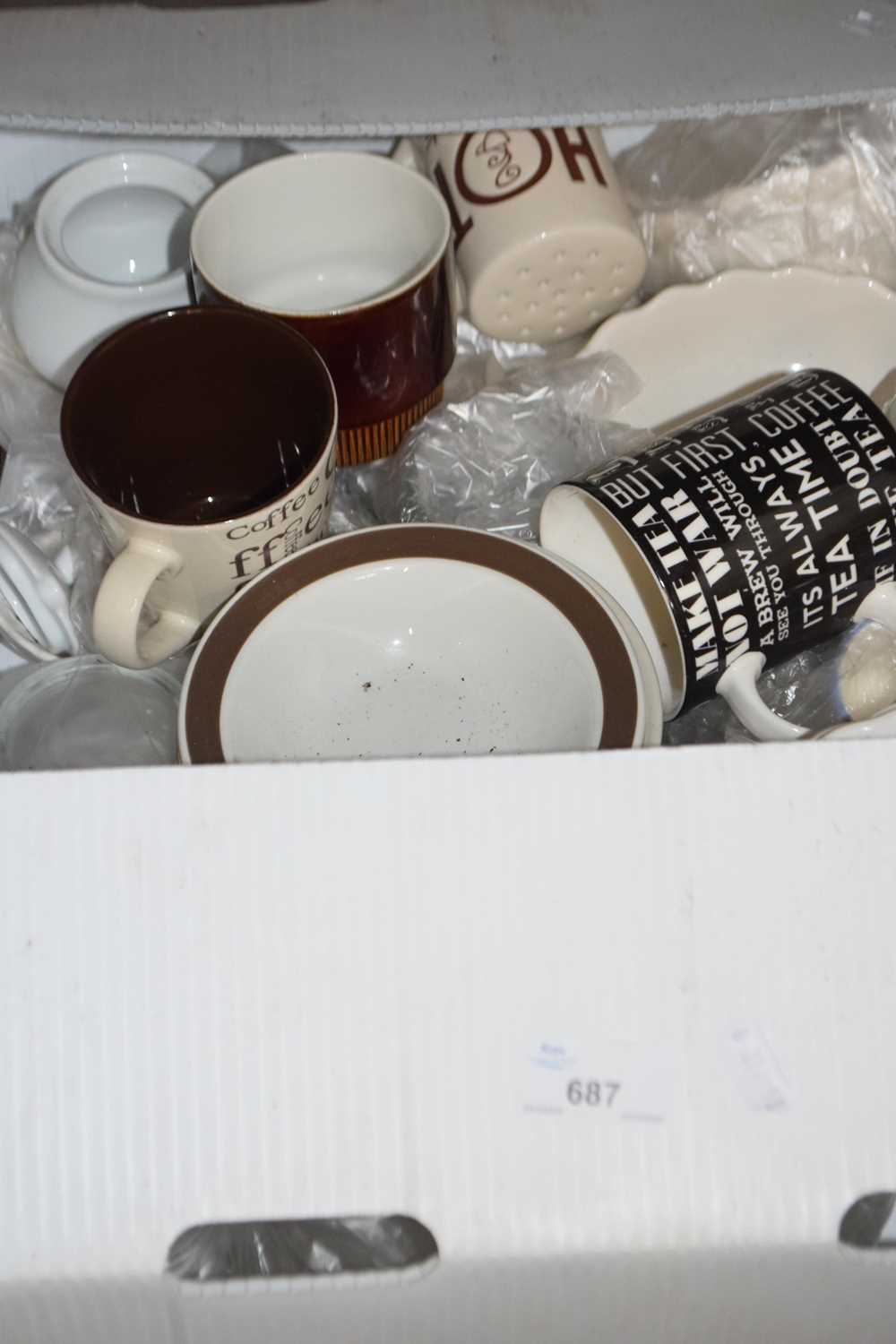 Mixed lot to include glass ware, kitchen mugs etc