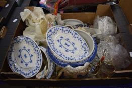 Mixed lot to include ceramics, tea wares, glass etc