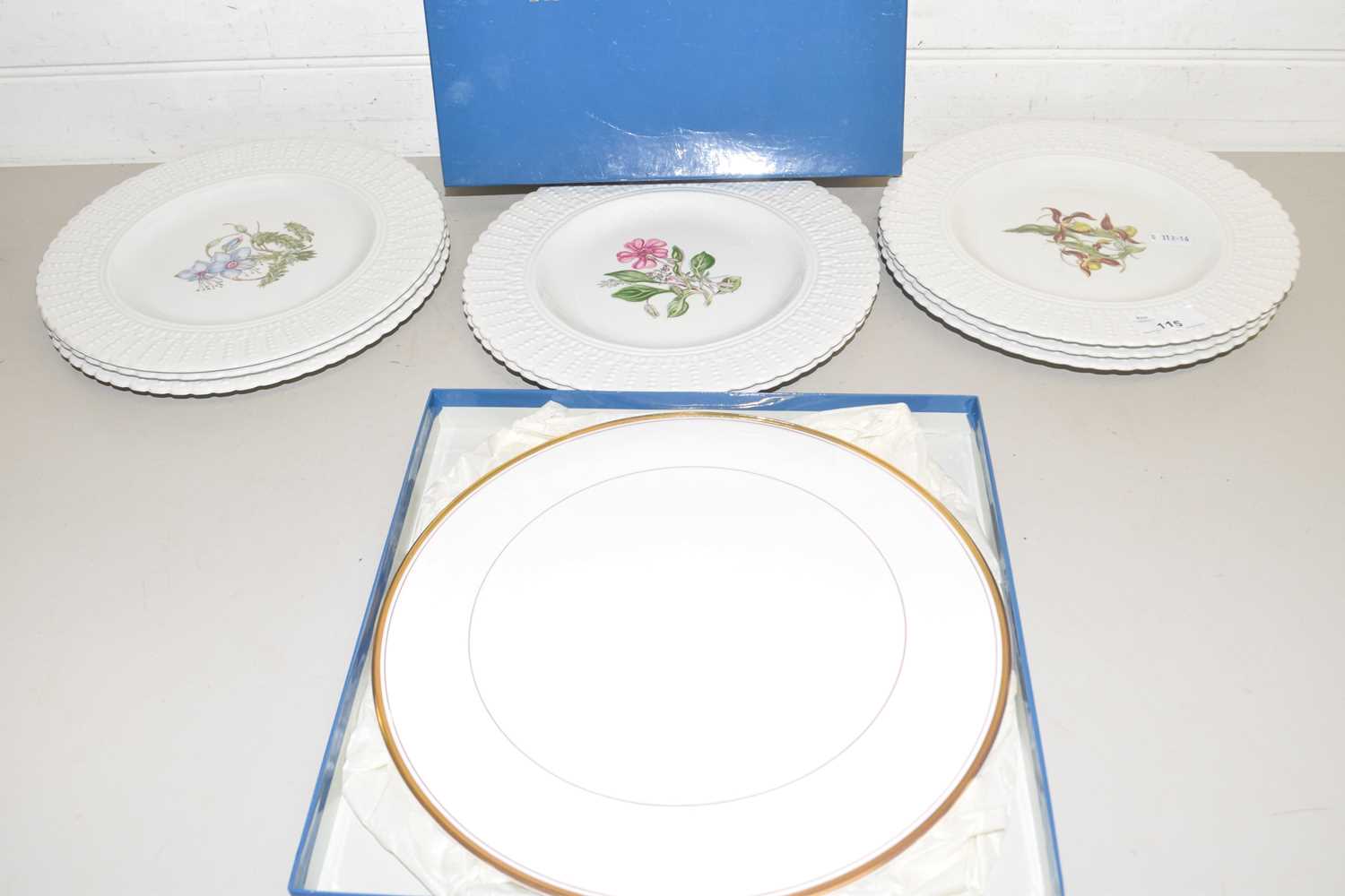 Mixed lot comprising a quantity of Royal Cauldon floral decorated plates together with a Royal