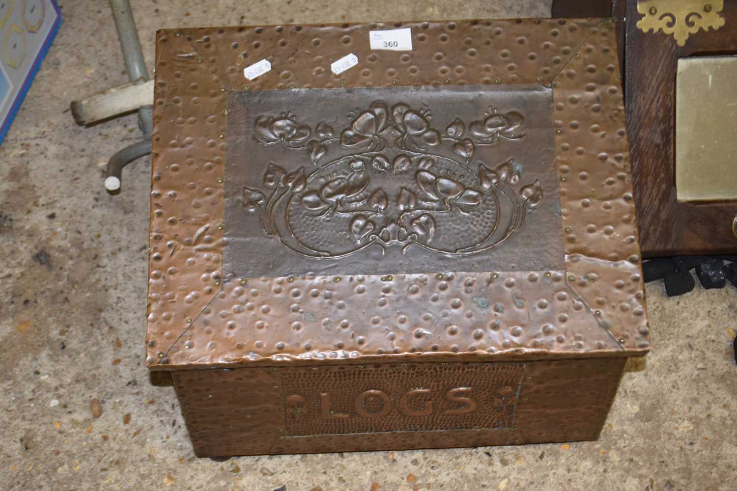 Copper mounted log box