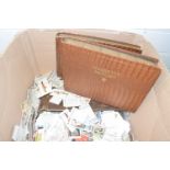 Box containing a large quantity of various loose cigarette cards, tea cards and further albums