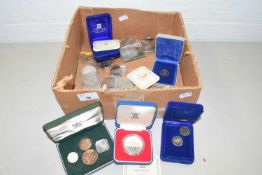 Mixed lot of coinage to include various British commemorative crowns, Isle of Man commemorative