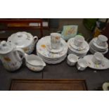 Quantity of floral decorated tea and dinner wares