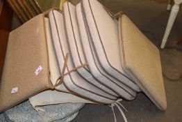 Quantity of seat cushions