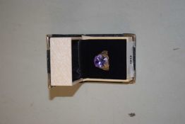 Cased single stone signet ring (costume)