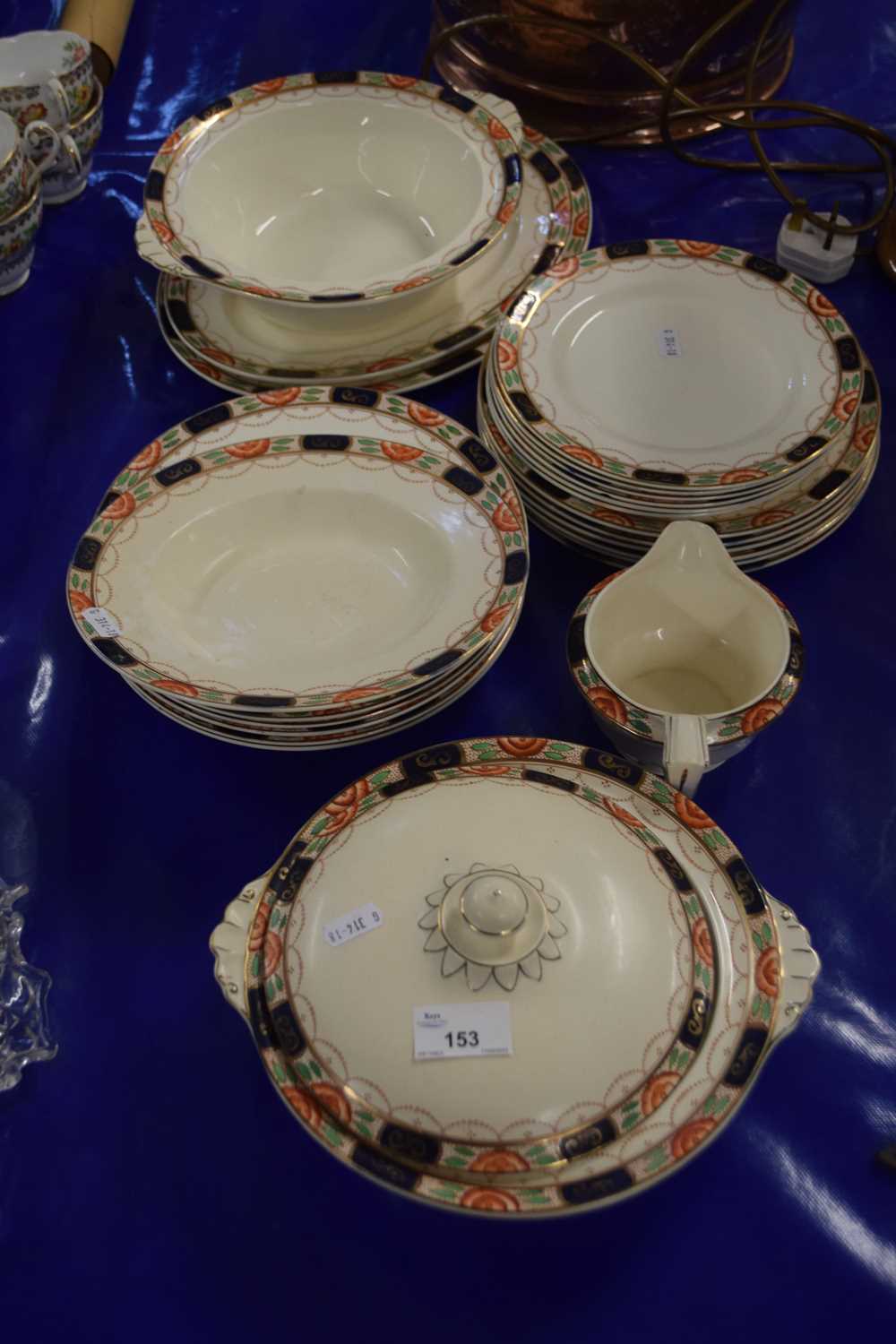 Quantity of Berwick pattern dinner wares