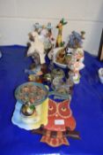 Mixed Lot: Various assorted ornaments, glass scent bottles, novelty pottery frying pan by Stella