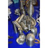 Collection of Senalngor pewter wares to include tea wares, vases, tankards etc