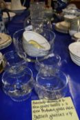 Mixed Lot: Avocado dishes, dessert glasses, glass bowls and a textured glass vase