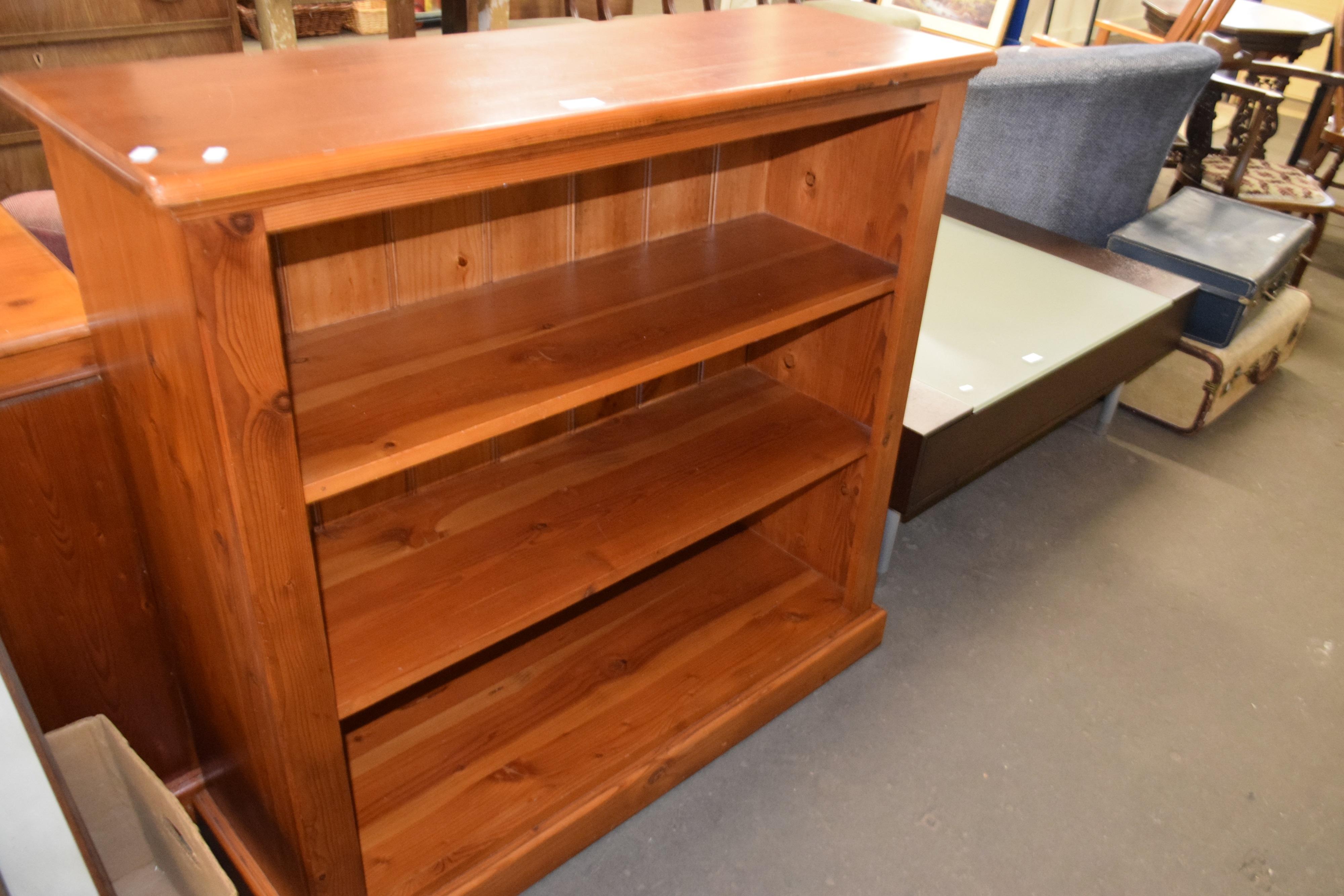 Modern pine open front bookcase, 105cm wide - Image 2 of 2