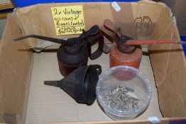 Mixed Lot: Vintage oil cans and other items