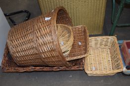 Mixed Lot: Various vintage baskets