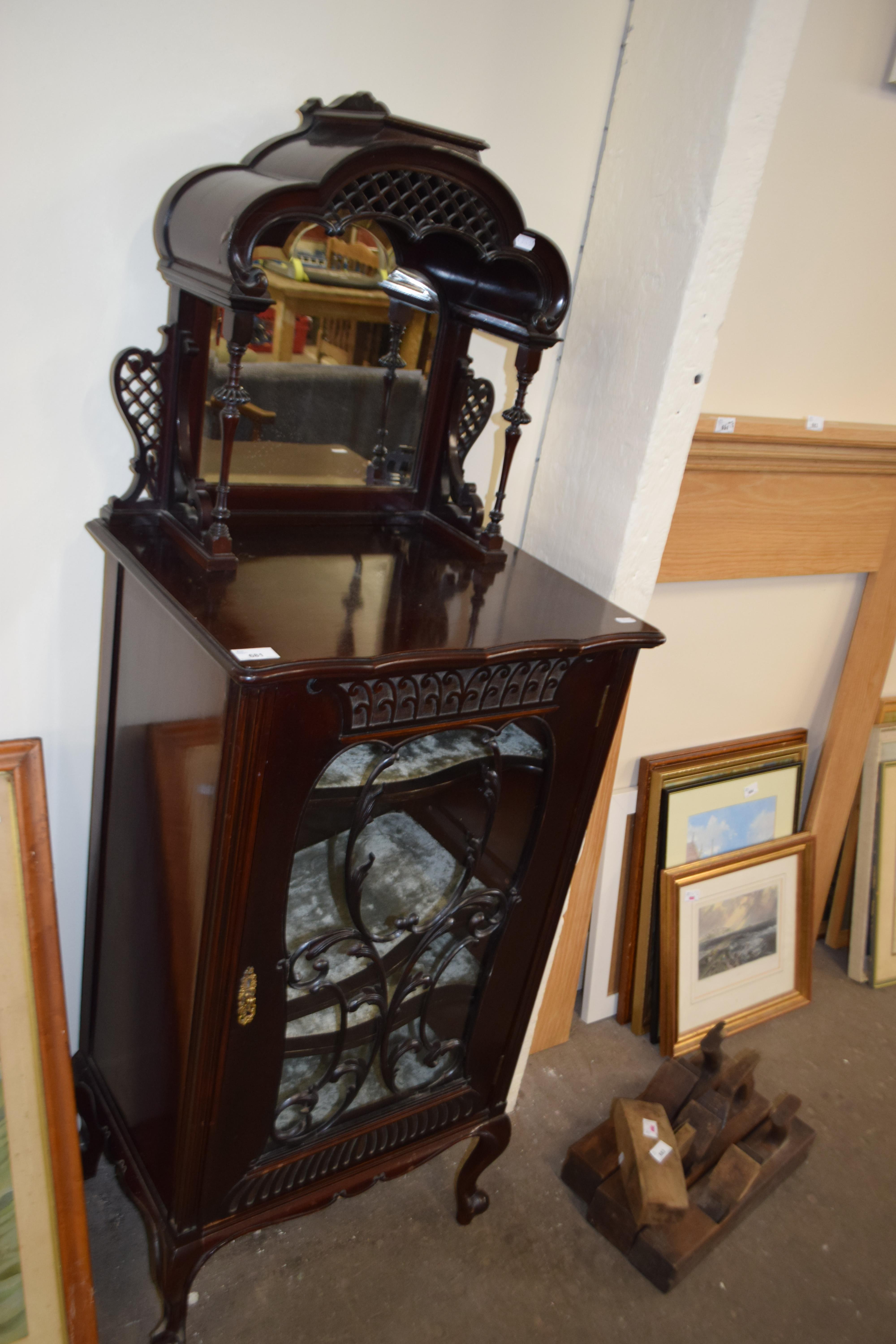 Edwardian glazed cabinet with velvet lined shelves and mirrored back - Image 2 of 2