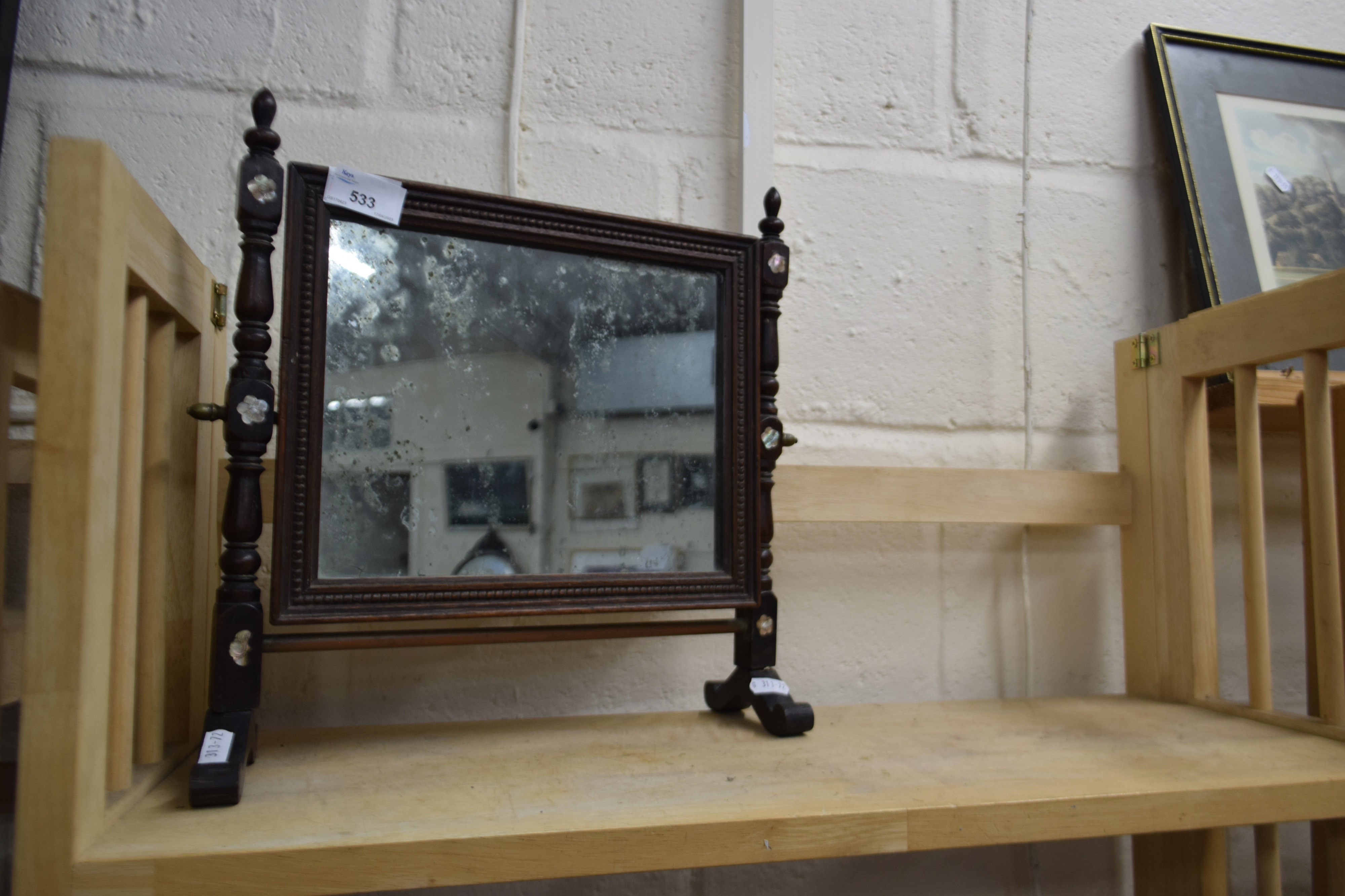 Dressing table mirror with mother of pearl decorative inlay
