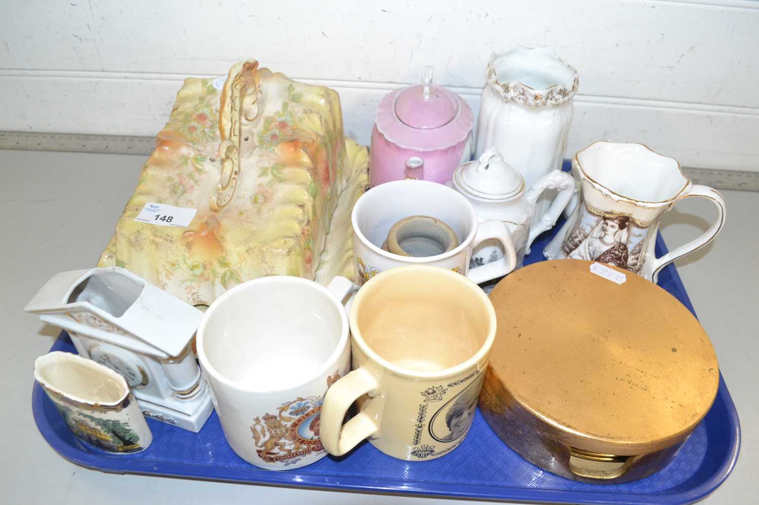 Mixed Lot: Assorted teapots, wedge formed cheese dish and other items