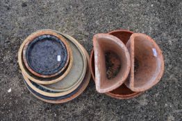 Mixed Lot: Various plant pots and ceramic saucers