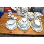 Quantity of Alfred Meakin Berkley pattern tea and dinner wares