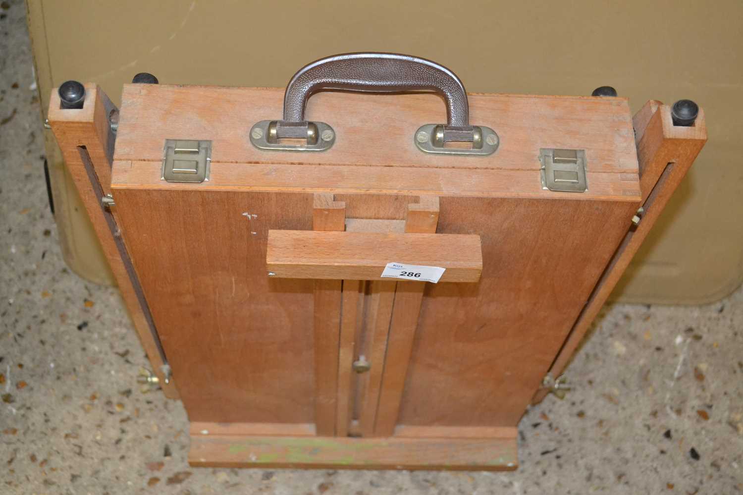 Travelling artists box and easel