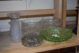 Mixed lot of glass ware to include dishes, vases, ashtrays etc