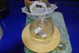 Mixed Lot: Kitchen wares to include glass dishes, cheese cover etc