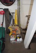 Mixed Lot: Various assorted tools, garage clearance items, roll of felt etc