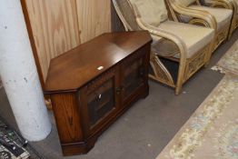 Corner television cabinet