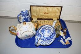 Mixed Lot: Willow pattern teapot, various small ornaments, cased silver plated teaspoons and