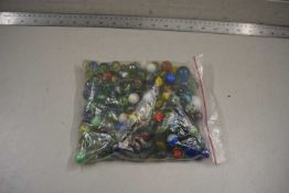 Mixed Lot: Various glass marbles