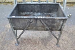 Vintage metal oil bath