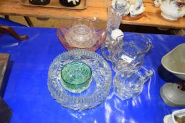 Quantity of assorted glass ware