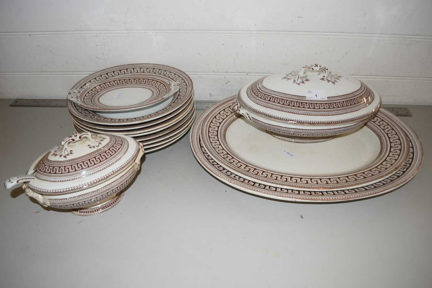 A quantity of Eton pattern dinner wares