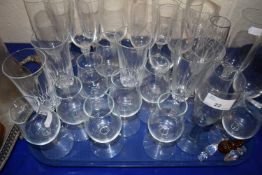 Quantity of mixed drinking glasses to include champagne flutes