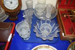 Quantity of assorted glassware