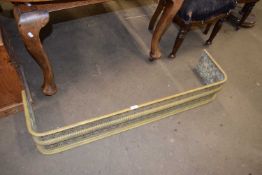 Brass fender, approx 123cm wide
