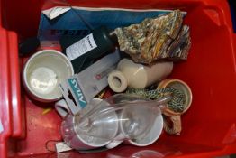 Mixed Lot: Mugs, stone ware and other items