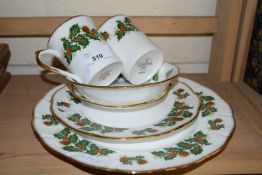 Quantity of Queens Yuletide ceramics