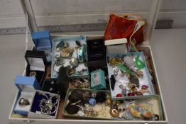 MIXED LOT VARIOUS COSTUME JEWELLERY