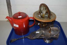 TRAY OF MIXED ITEMS TO INCLUDE A LE CREUSET TEA POT, A TABLE TOP LUNAR CALENDAR AND OTHER ASSORTED