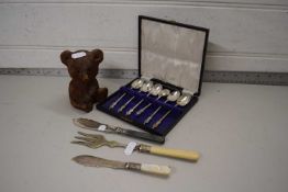 MIXED LOT CASED APOSTLE SILVER PLATED TEA SPOONS, VARIOUS OTHER SERVING FORK AND BUTTER KNIVES,