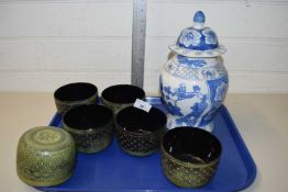 MIXED LOT COMPRISING A MODERN CHINESE BLUE AND WHITE VASE AND A SET OF SIX BLACK LACQUERED