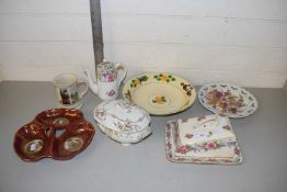 MIXED LOT VARIOUS CERAMICS TO INCLUDE WEDGE FORMED CHEESE DISH, HORS D'OEUVRES DISH, SAUCE TUREEN