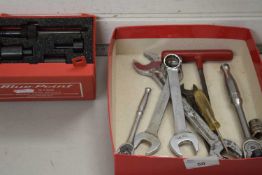 MIXED LOT - WORKSHOP TOOLS TO INCLUDE WHITWORTHS 1/4 RATCHET, 3/8 RATCHET AND A DIESEL ENGINE