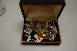 CASE OF MIXED CUFF LINKS