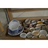 MIXED LOT OF CERAMICS TO INCLUDE MINIATURE CHAMBER POTS, DOLLS HOUSE TEA WARES AND OTHERS