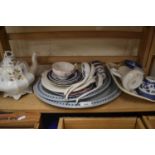 MIXED LOT TO INCLUDE BLUE AND WHITE TEA WARES, OVAL SERVING DISHES, TEA POT, SAUCE LADLES ETC