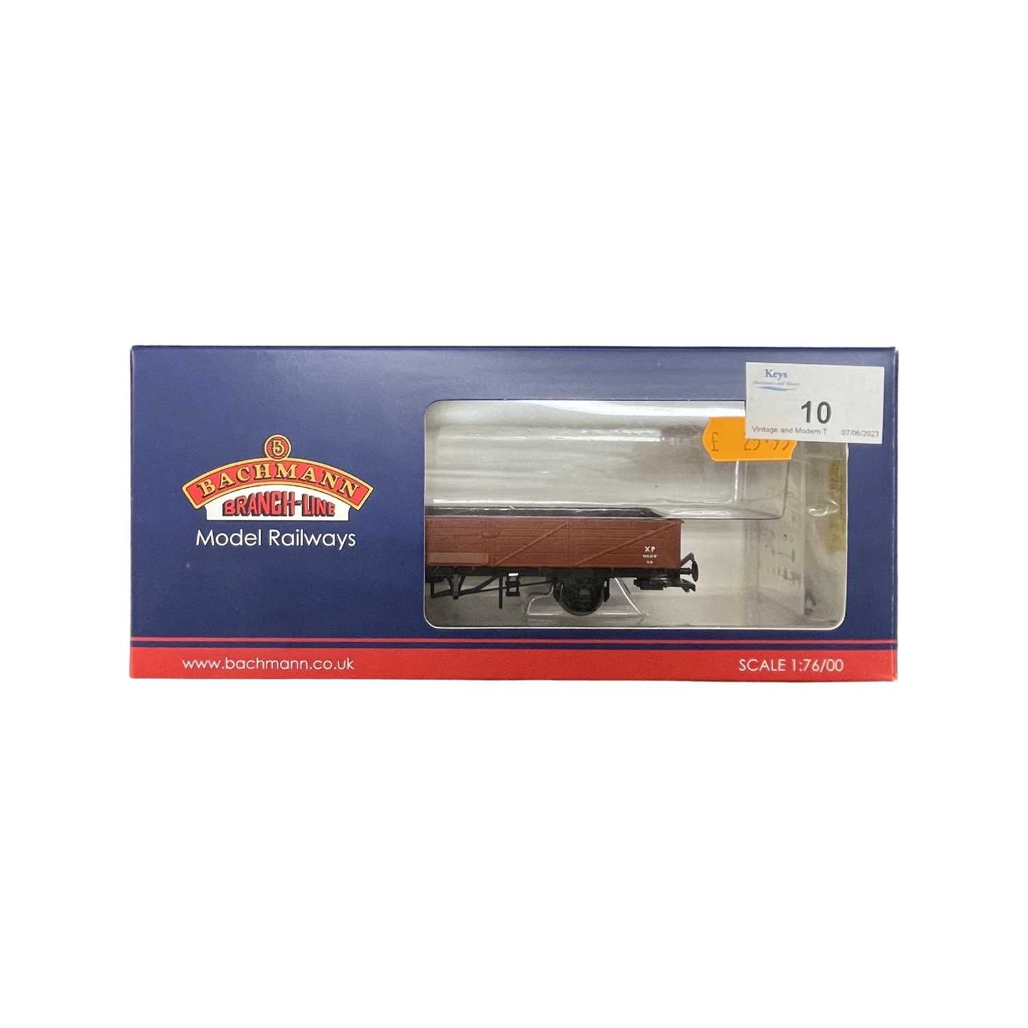 A boxed Bachmann Branch-Line 00 gauge 38-751 22 Ton Tube Wagon BR Bauxite (Early)