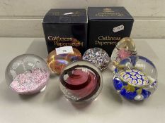Mixed Lot: Assorted paperweights