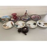 Mixed Lot: Various collectors plates to include Wallace & Gromit, cranberry glass vase, small wooden