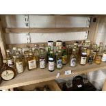 Mixed Lot: Miniature bottles of whisky